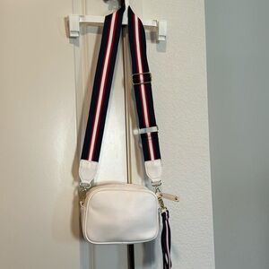 White detachable and adjustable strap small purse